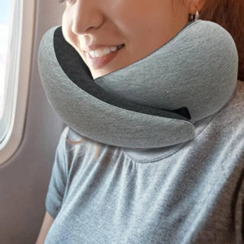 Durable U-shaped travel neck pillow for airplane comfort – non-deforming cushion for head and neck support.